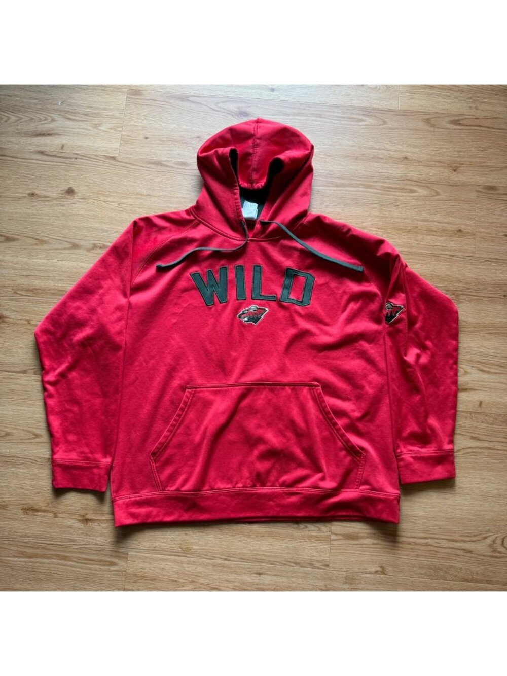 Minnesota Wild Red Pullover Hoodie XL/XXL 100% Polyester NHL Licensed Kangaroo P